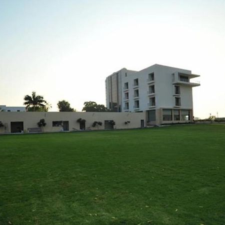 Hotel Krsna Lila By The Blues Sānand Exterior foto