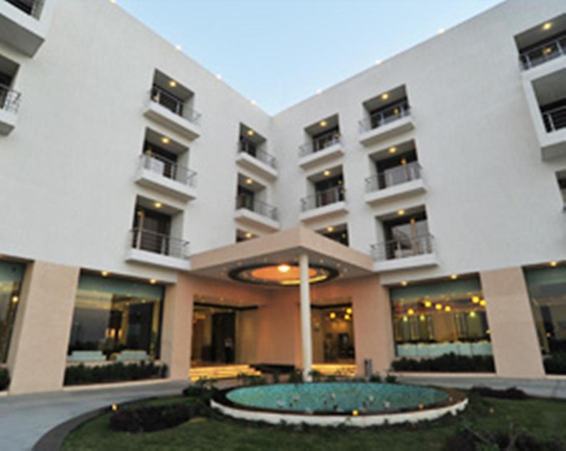 Hotel Krsna Lila By The Blues Sānand Exterior foto