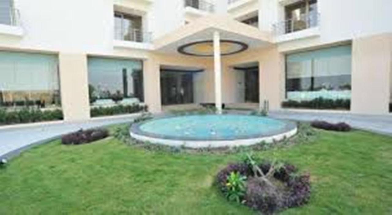Hotel Krsna Lila By The Blues Sānand Exterior foto